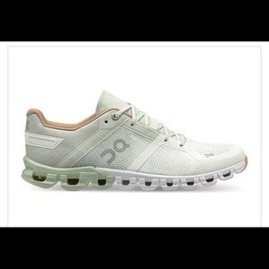 On Cloudflow Running Shoes